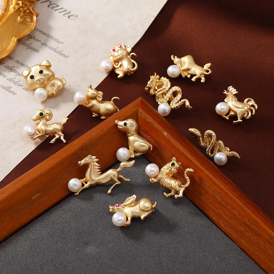 Cute Matte Gold Zodiac Brooch Vintage Animal Brooch Clothing Brooch Rabbit Dog Ma Long Pig