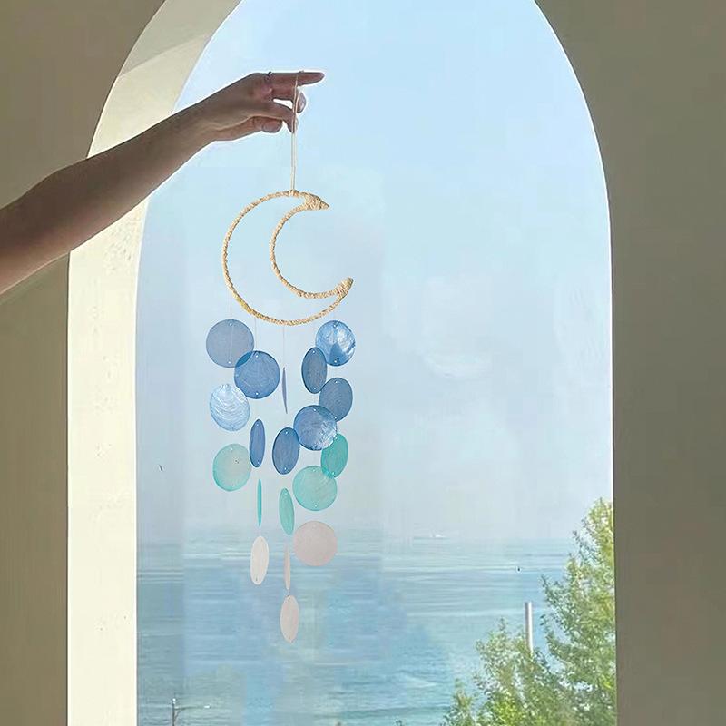 Creative Hanging Moon Wind Chimes Natural Shells With Crisp Ringtones Dream Catchers Home Decoration Circle Shells Pendant