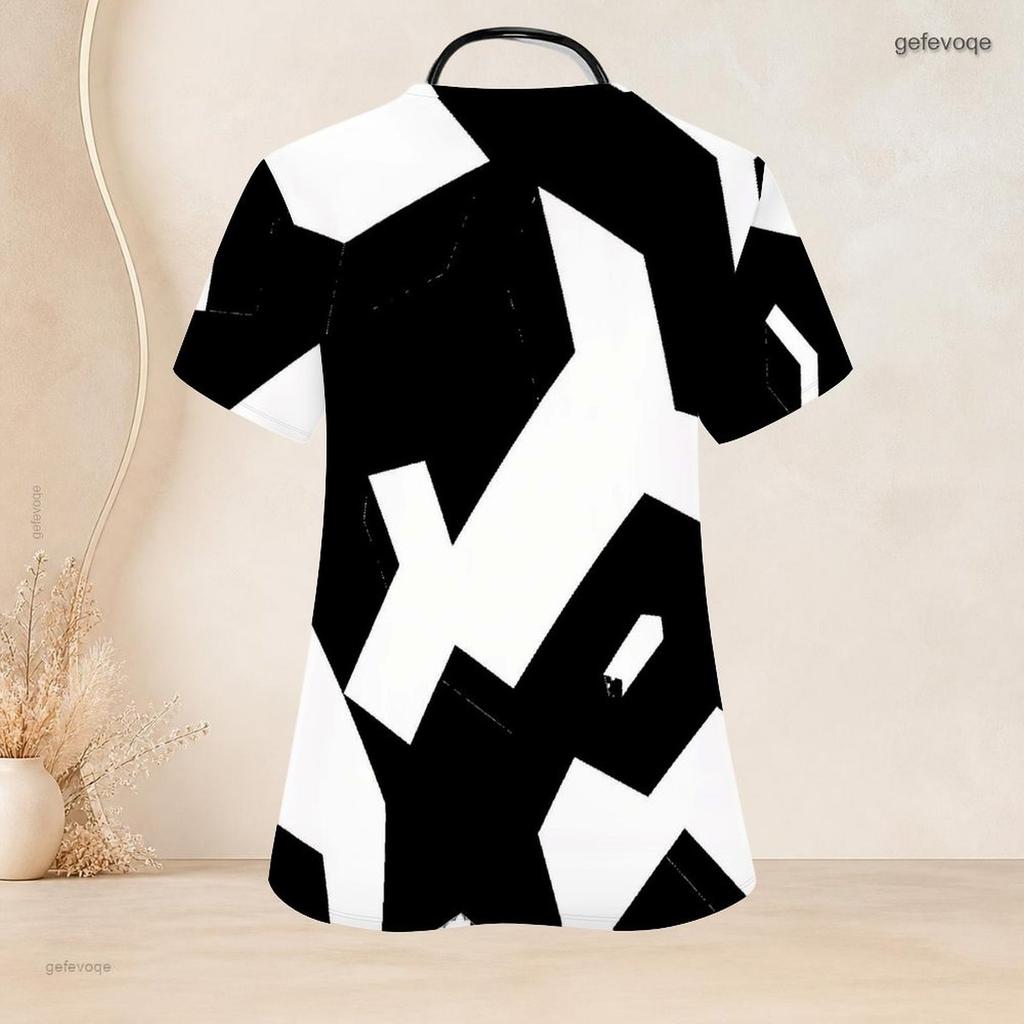 Women Plus Size Black Printed Keyhole Neck Short Sleeve Nurse Scrub Top With Front Pockets
