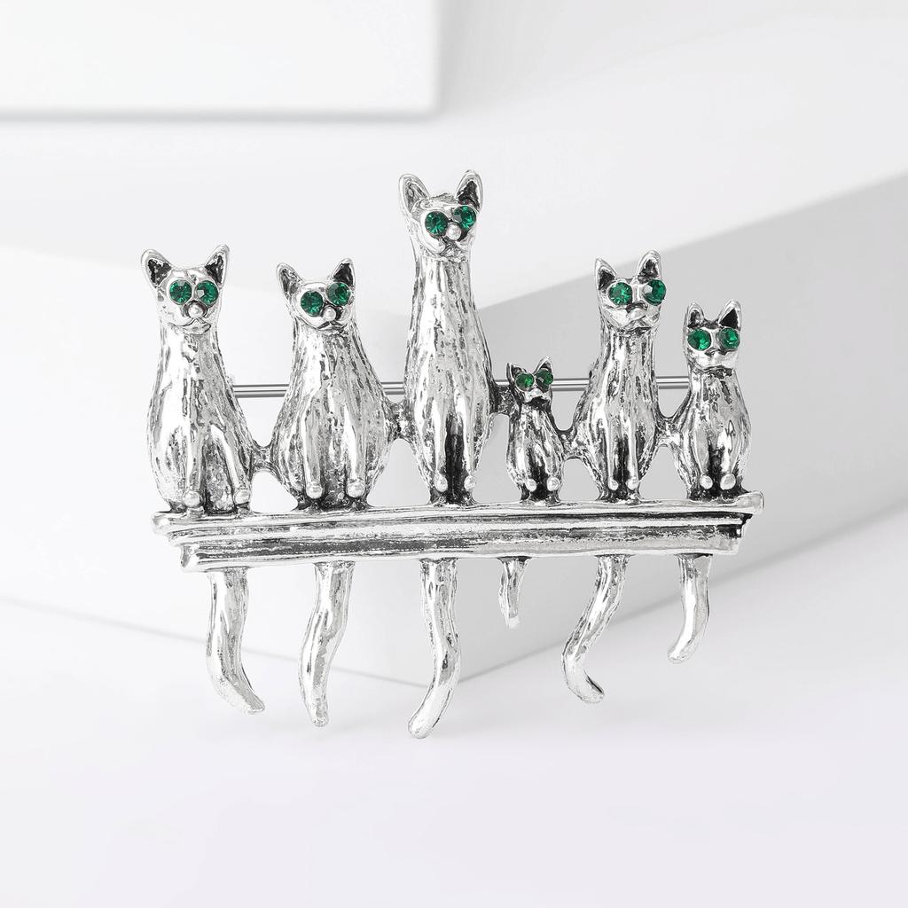 Vintage Enamel Cat Brooches for Women Rhinestone Animal Kitten Pins Event Party Gifts Backpack Decoration Clothes Accessories