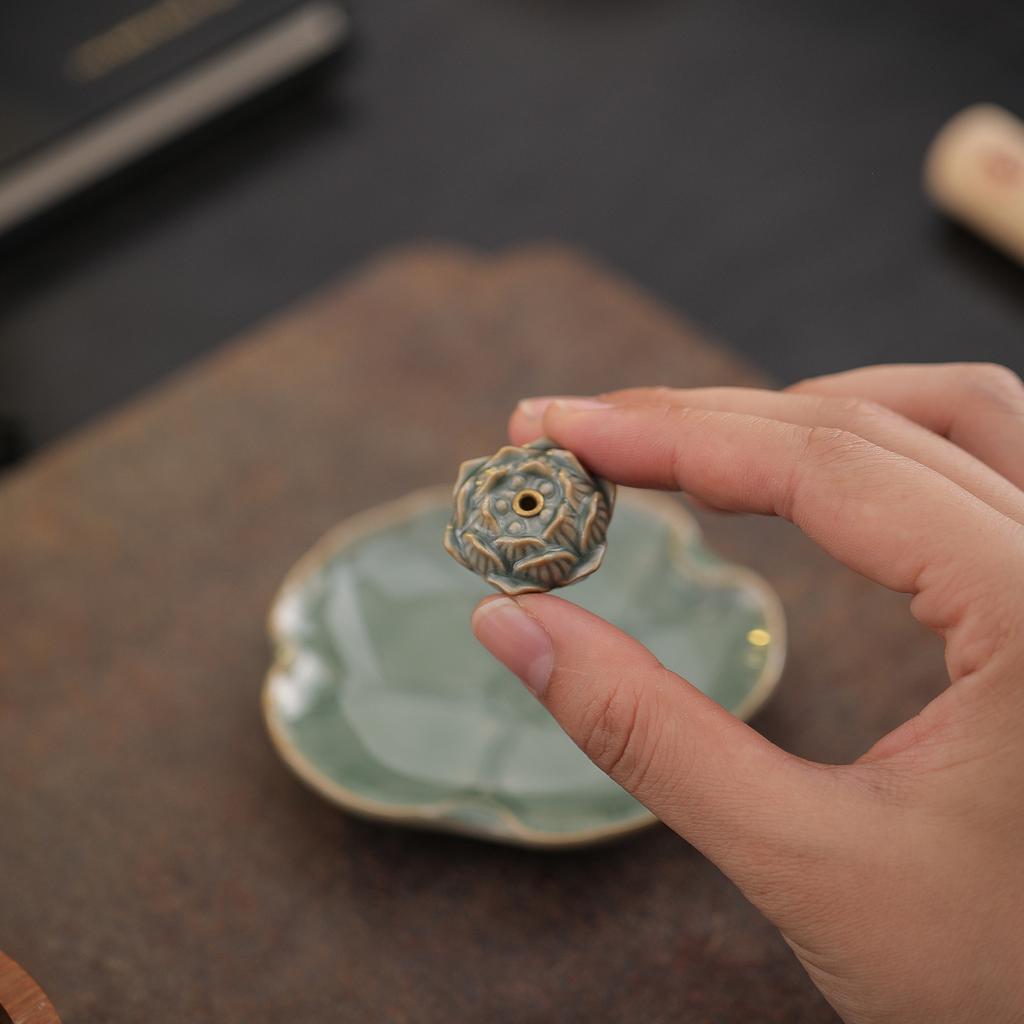 Ceramic Lotus Incense Burner Stick Holder Zen Home Decor Vintage Sandalwood Meditation Living Room Ornament Gift