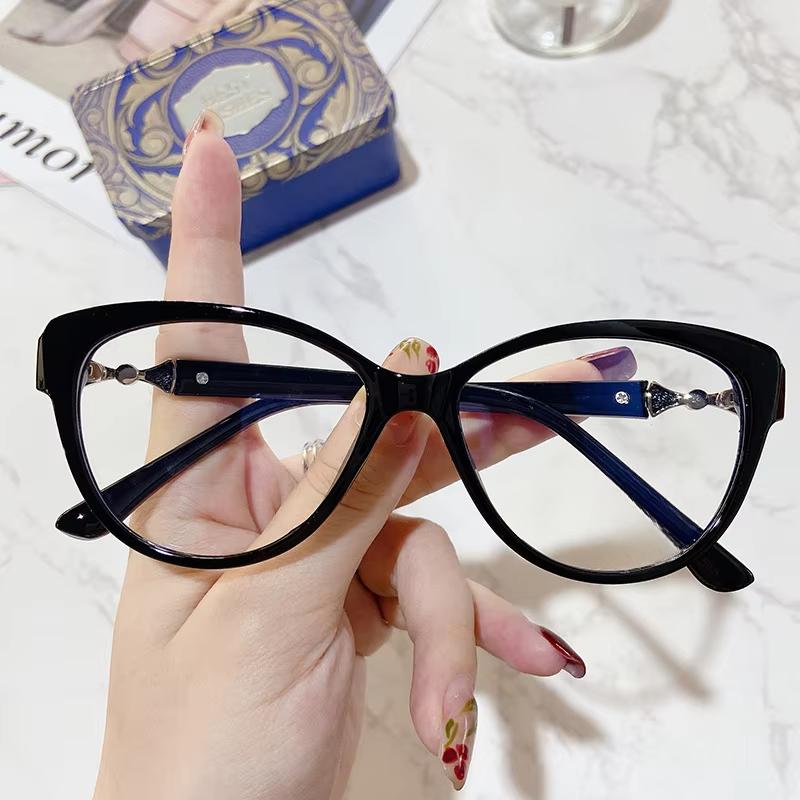 Ladies Cat Eye Fashion High-definition Anti Blue Light Reading Glasses Ultra Light Portable Presbyopic Eyeglasses