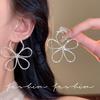 Versatile Minimalist Fashionable Flower Earrings