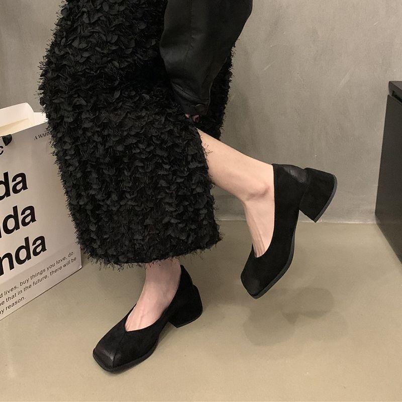 Internet celebrity thick heel single shoes women 2025 spring and autumn new gentle wind French Mary Jane women's shoes shallow mouth high heels women