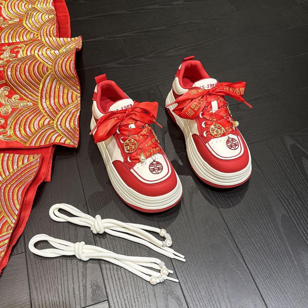 Gift red wedding shoes 2025 new bride platform inner height increase leather casual bridesmaids festive sports high heels