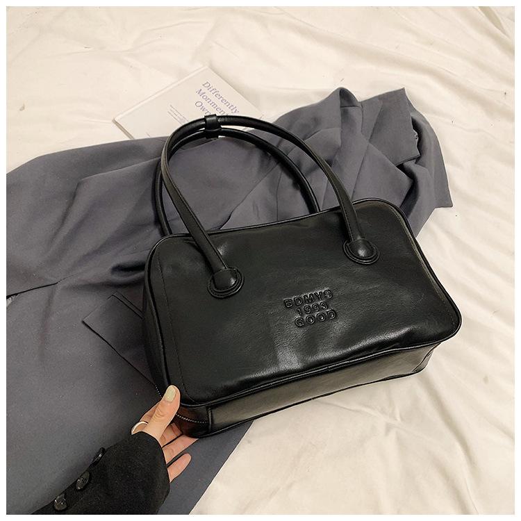 

Ніша ретро текстури сумка під пахвами жіночі сумки 2024 осінь нова велика ємність сумка сумка через плече приміська сумка 32*11.5*20 чорний