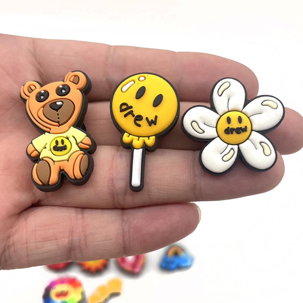 Cute Cartoon Shoe Decorations: PVC Soft Rubber Slipper Buckles with DREW Letter & Flower Design