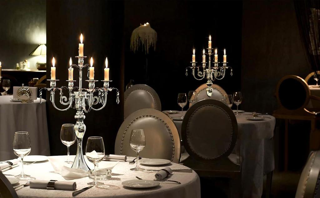 European Retro Five-Head Metal Candle Holder for Weddings and Restaurants