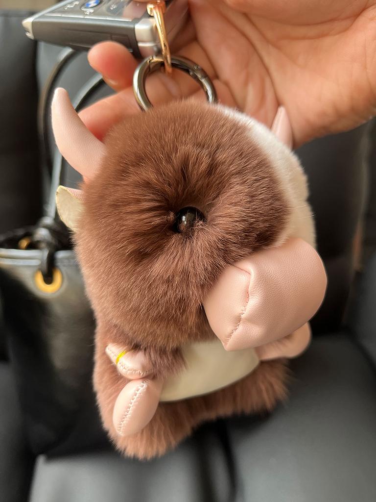 Cute Real Rex Rabbit Fur Cow Keychain Korean Ins Style Fluffy Fur Pendant Plush Doll Bag Charm Accessory for Women Girls Gift