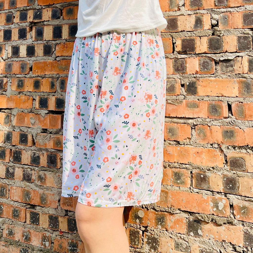 2023 Spring/Summer Women's Casual Cotton Rayon Beach Shorts - Non-Fading, Versatile 5-Point Design for Home or Outdoor Wear.