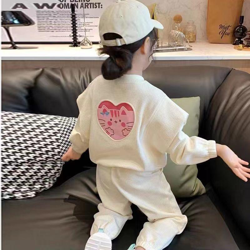 Girls' Cartoon Letter Two-Piece Set: Cute and Stylish Spring/Autumn Top & Pants for Kids