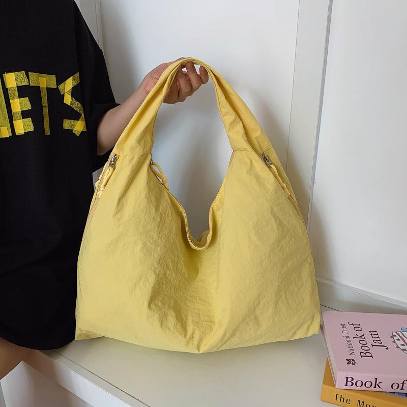 2025 women's bag large capacity lazy wind simple bag casual shoulder new underarm commuter bag fashionable tote bag