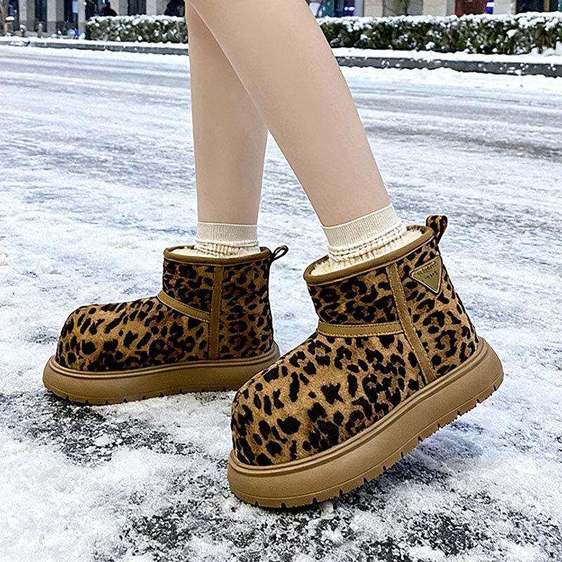 Outdoor velvet and thicker 2025 new winter warm thick-soled snow boots women's big head short boots Northeast cotton shoes