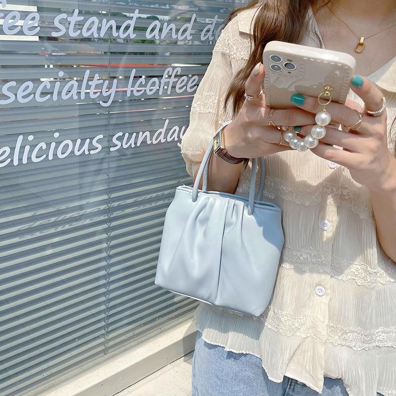 Square pleated versatile small bag women's spring and summer new soft portable casual shoulder messenger bag tide