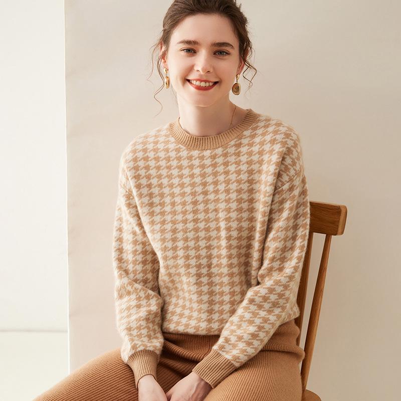 Women's Round Neck Plaid Cashmere Sweater - 2025 Autumn/Winter Warm Knit with Long Sleeves, Wearable as Outerwear.