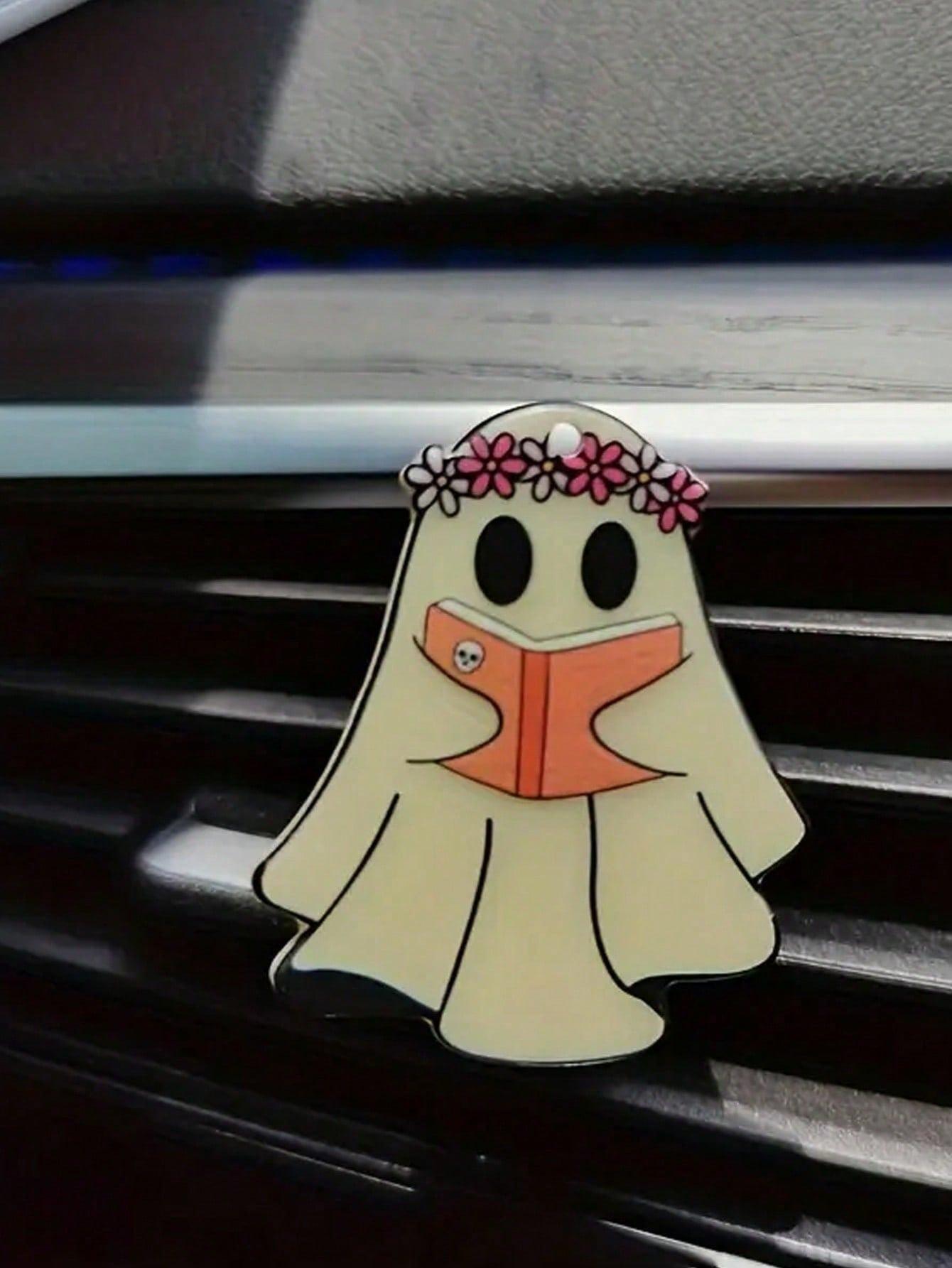 

The 2D Acrylic Ghost Car Air Vent Fragrance Clip adds a festive atmosphere and a touch of cuteness to the car interior.