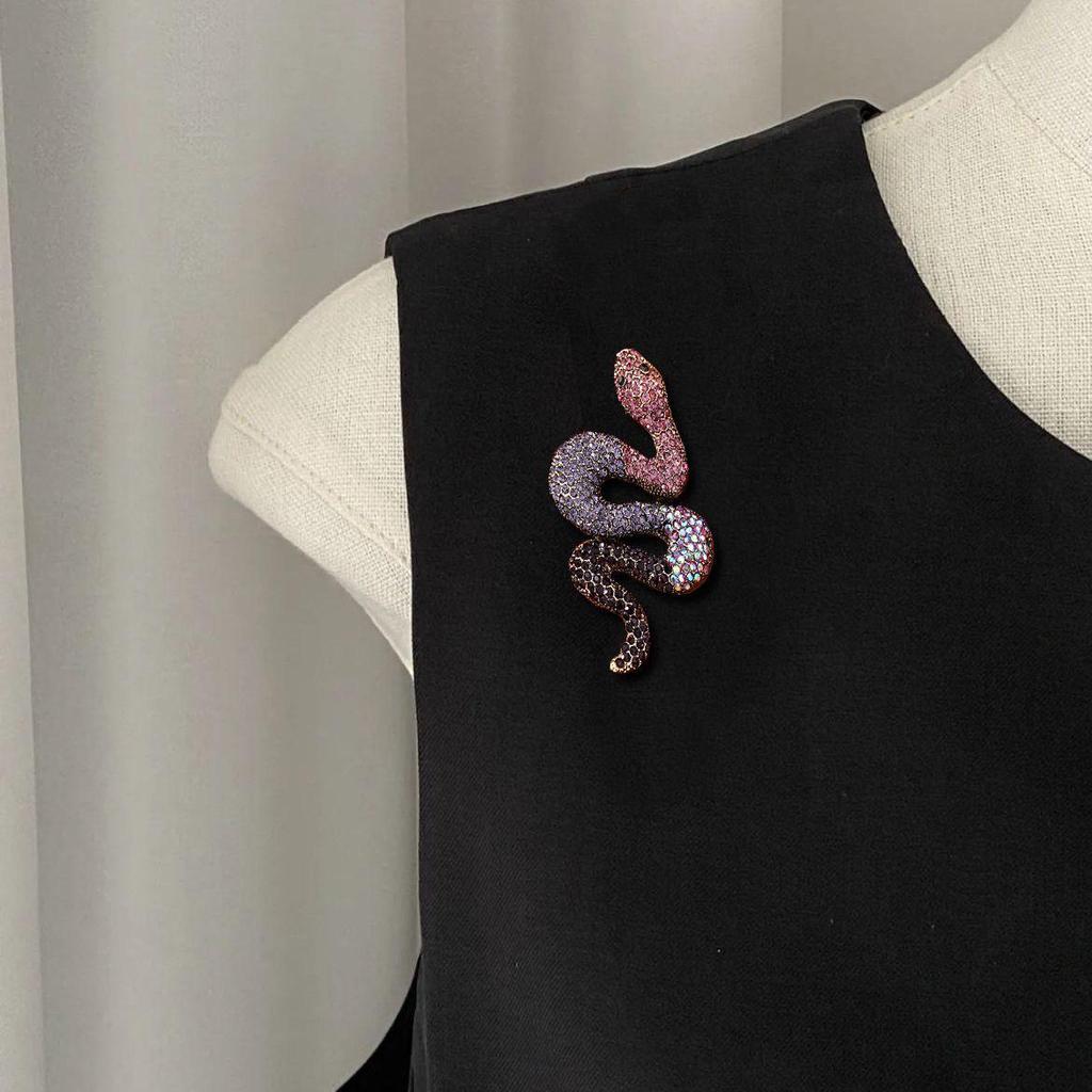 Exquisite Zodiac Snake Brooch: Full Water Drill Fashion Pin