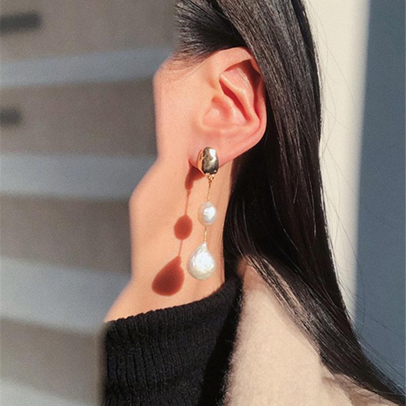 New Elegant Asymmetric Earring Freshwater Pearl Metallic Exaggerated Long Stud Earring Ladies and Girls Party Jewelry Gifts