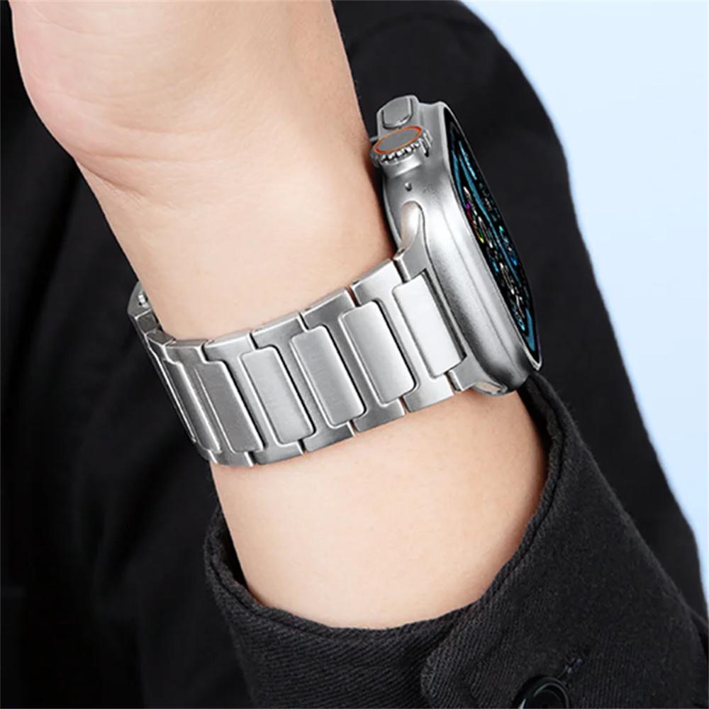 Titanium Alloy Metal Band For Apple Watch Ultra 3 11 10 9 8 7 SE 6 Silicone Magnetic Bracelet Strap For iWatch 42mm 44 45mm 46mm 49m