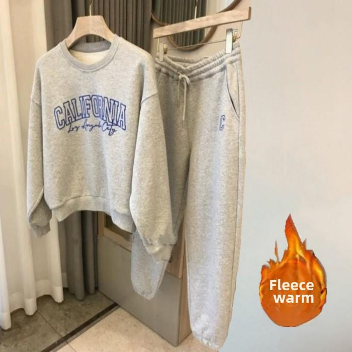 

Женский плюшевый повседневный спортивный костюм: Модный комплект из двух предметов: свободный свитер с принтом и брюки на осень/зиму. M светло-серый