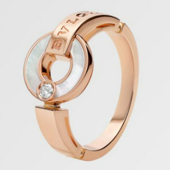 Baojia High-End 925 Silver Coin Mother-of-Pearl Agate Reversible Chalcedony Ring with Full Diamond Round Cake Design.