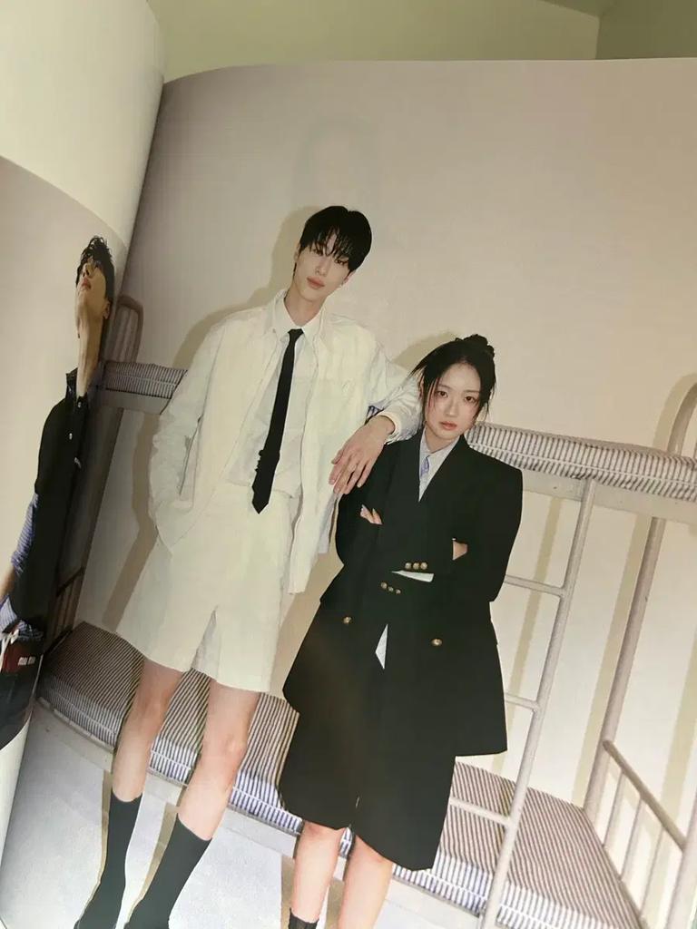 Ell April 2024, Elr March 2025, 2 Byun Woo-seok magazines Used