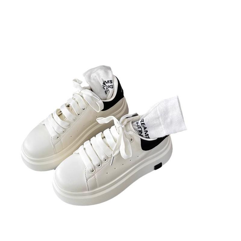 Small height-increasing shoes, little white shoes, women's 2025 autumn explosion versatile thick-soled super fire sports casual muffin board shoes