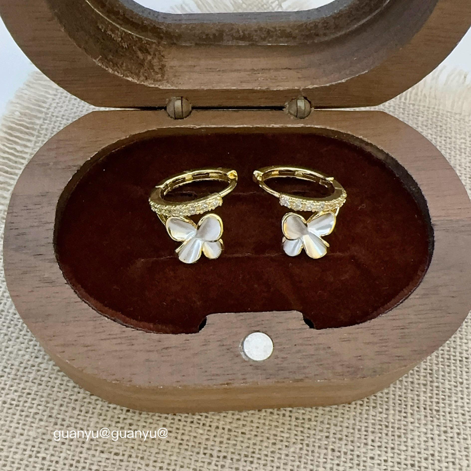 

Изысканные циркониевые серьги-каффы в виде цветка: Элегантные женские серьги в стиле легкой роскоши, универсальные