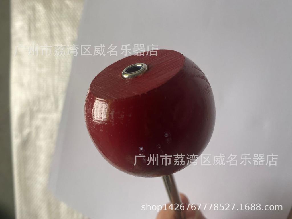 Schlagzeug-Pedal mit Filz-, Kunststoff- und Holzkopfschlegeln