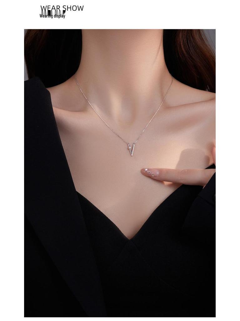 Banyan Tree S925 Silber V-förmige Schlüsselbeinkette für Damen - Closed Eyes Serie