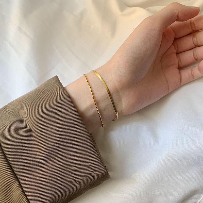 Bracelet Serpent Os Élégant Double Couche pour Femmes - Design Tendance et Polyvalent qui Dure Sans Décoloration