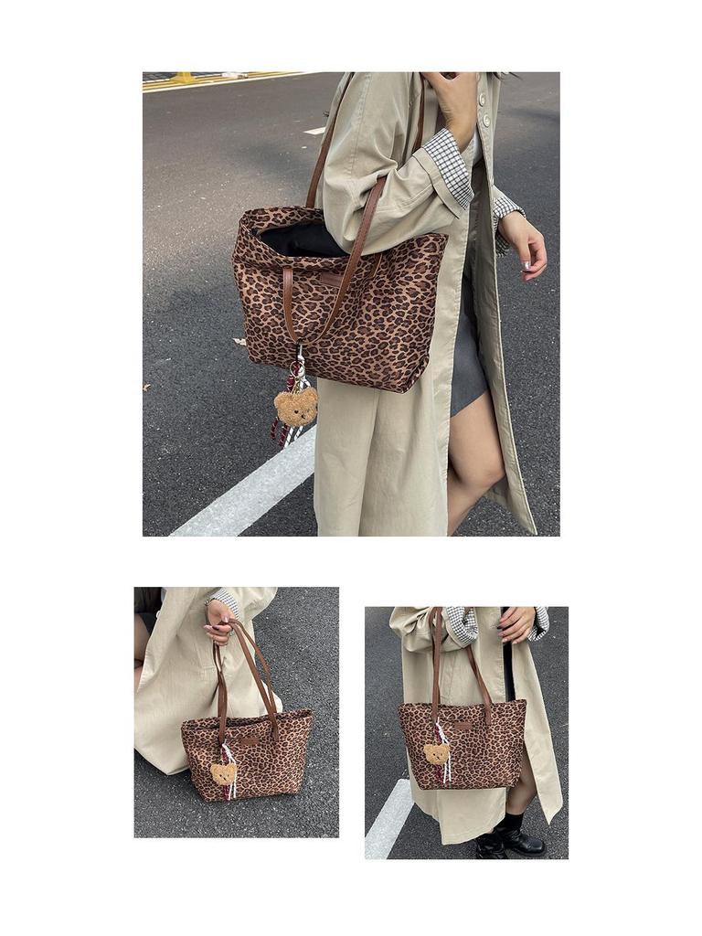 Leopard Print European Retro Tote Bag: Fashionable, Versatile, Large-Capacity Shoulder Handbag for Women