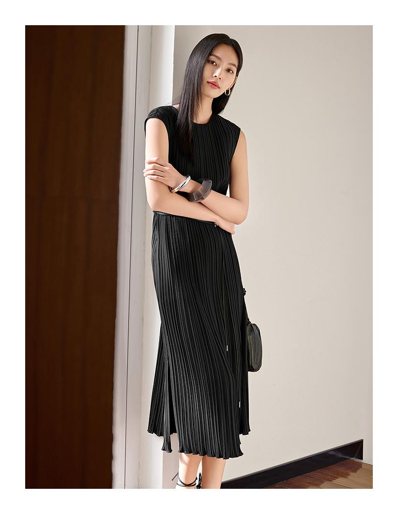 Jiuzi Anna Kou Minimalist Workplace Commuting Three Houses Wind Pressure Folded Sleeveless Dress for Women 2025 Summer New Style