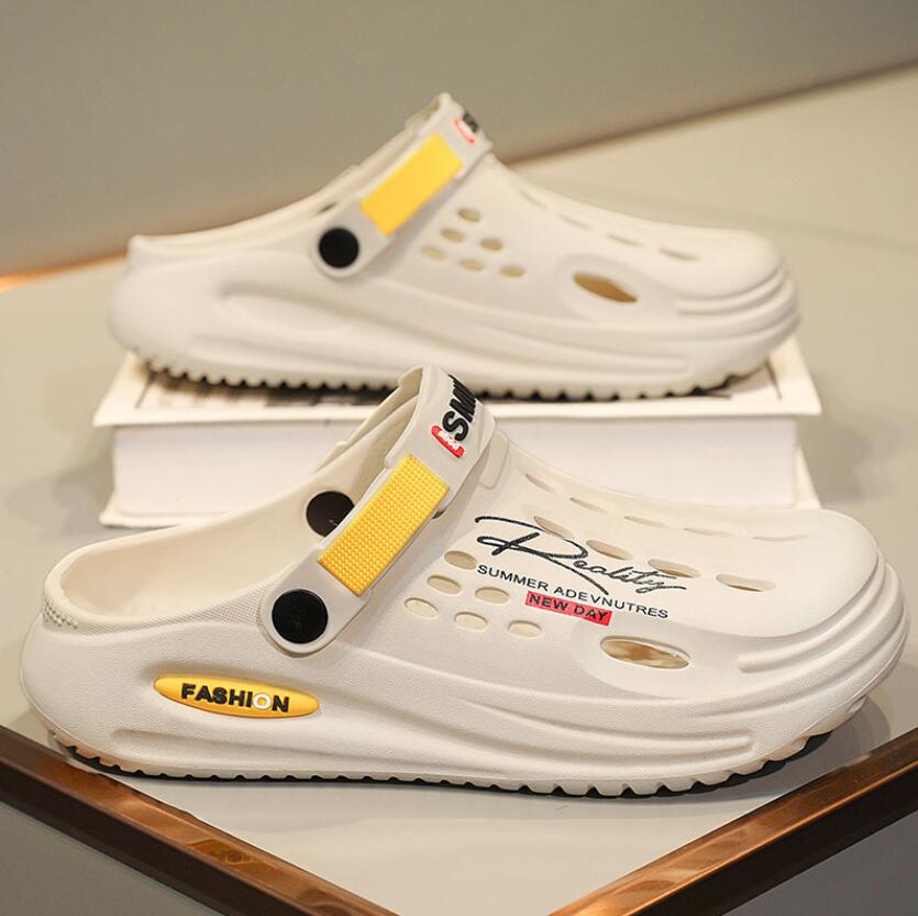 Summer Clogs Slippers Men Clogs Slippers Soft Sole Breathable Beach Slippers Men Home Slippers Outdoor Antiskid Slippers