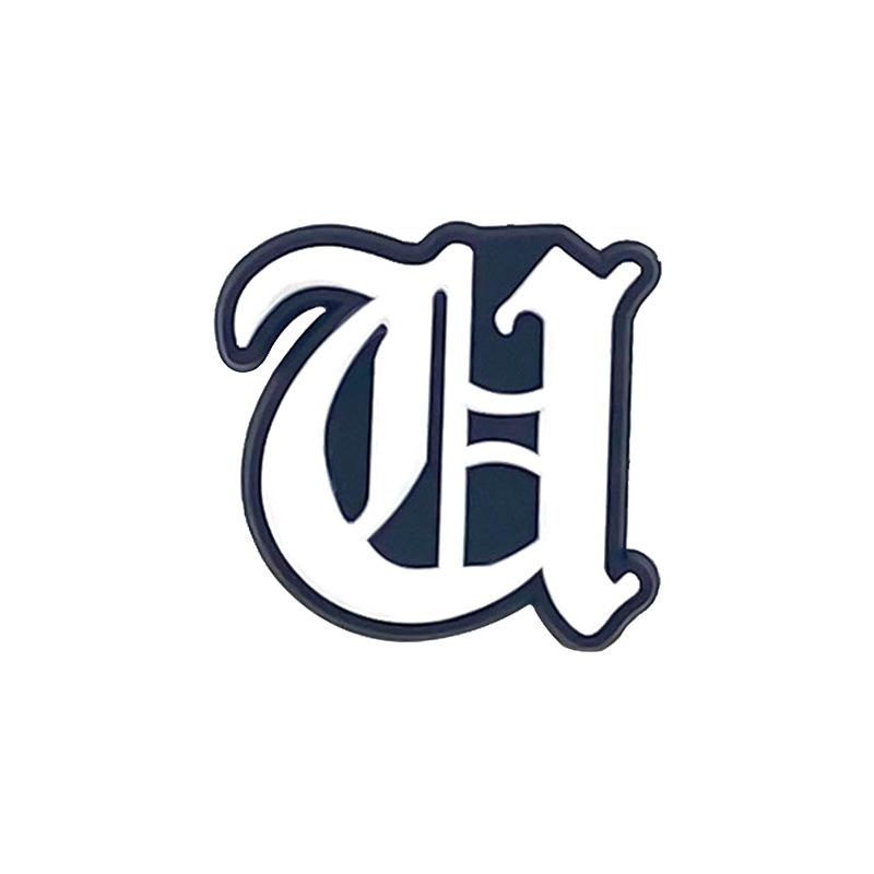 1 StückNeuer Stil Anhänger Altenglischer Buchstabe PVC Loch Schuh Schuhe Blume Silberner Buchstabe Schuhe Anhänger Schuhe Dekoratives Zubehör