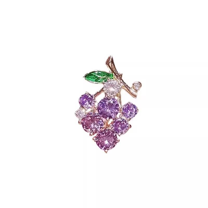 Purple Grape Brooch - Versatile Mini Lapel Pin for Women's Suits, Cute and Secure Anti-Exposure Buckle