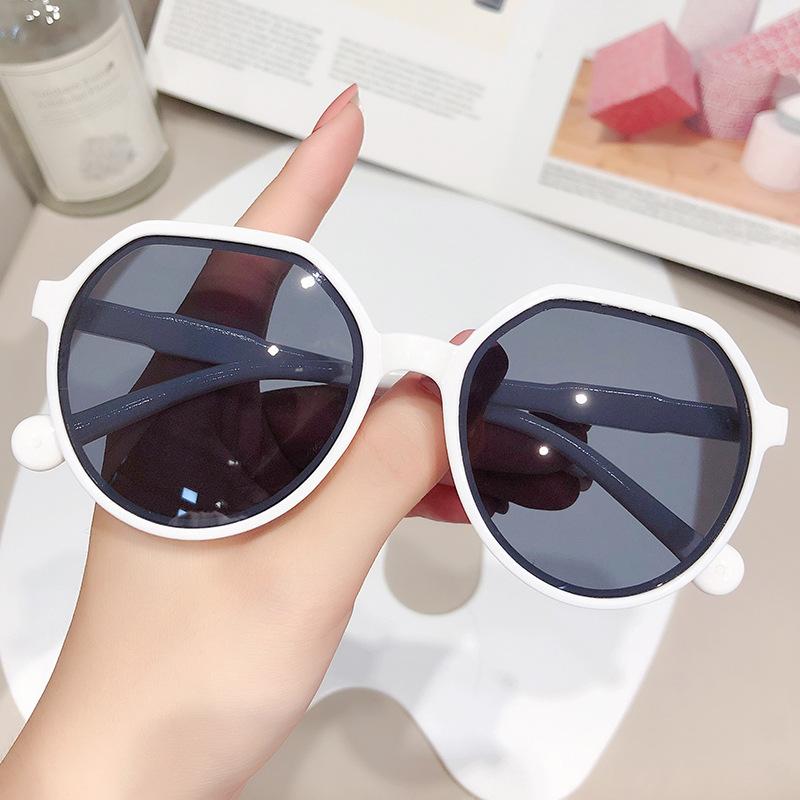 Women'S Small Frame Milk Tea White Sunglasses, Retro Sunglasses Small Face Sunglasses