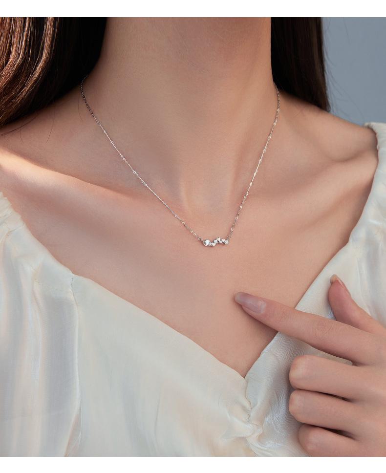 Banyan Tree Heart-Shaped Clavicle Necklace - S925 Silver, Light Luxury Design 2023