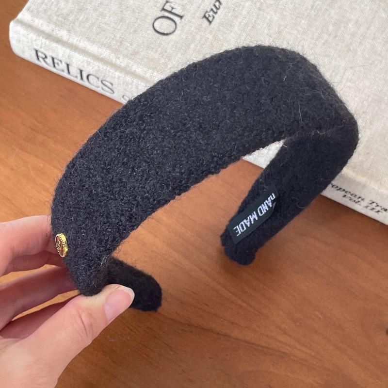 Korean Style Gold Label Wide Edge Headband: Women's 2025 Autumn/Winter Versatile Hair Accessory