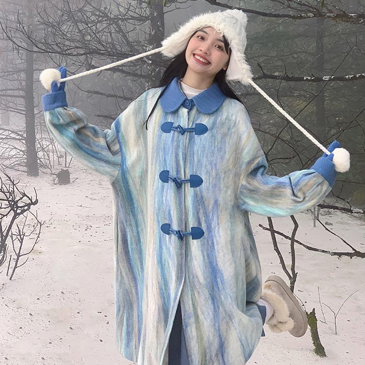 

Шерстяное пальто с пуговицами и рогами в длинном лесном стиле