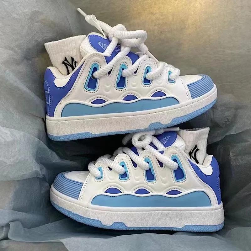 Fashion 2025 New Women's Vulcanized Shoes Women's Skateboard Bread Shoes Retro Ethnic Sport Fashionable Sports Shoes Zapatos Casuales