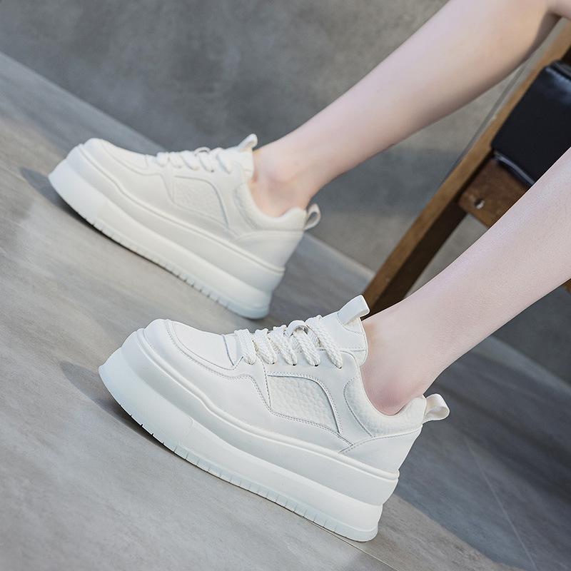 

Inner height-increasing women s shoes 2025 spring new casual shoes low-top lace-up versatile sports shoes little white shoes women s thick soles 32