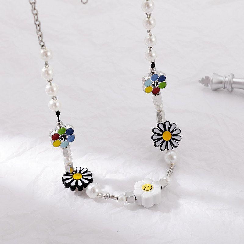 Fashion Anti-war Smiley Face SUNFLOWER Pearl Stitching Necklace Men and Women Ins Tide Hip Hop Niche Style Daisy Chain Accessories