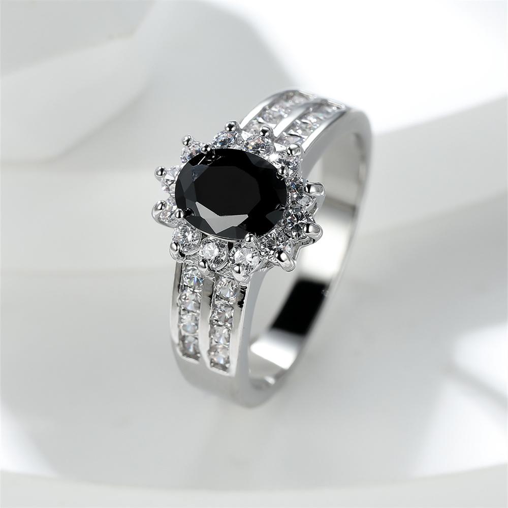 Vintage Black Crystal Oval Stone Engagement Rings For Women Trendy CopperColor Wedding Band Jewelry Accessory Mother's Day Gift