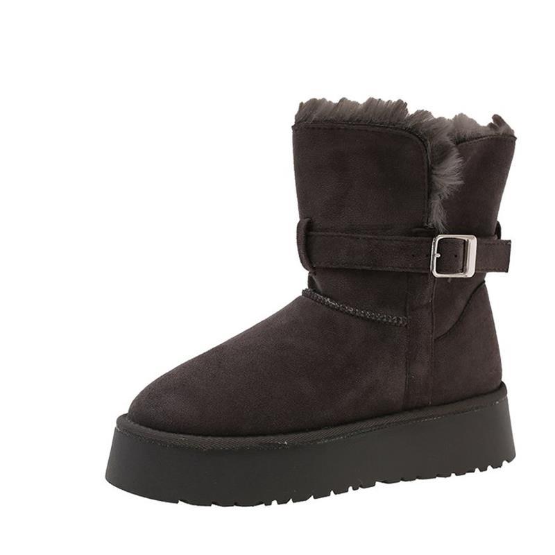 Women Wear Thick-soled, Fleece and Thickened Short-sleeved Cotton Shoes Over Snow Boots