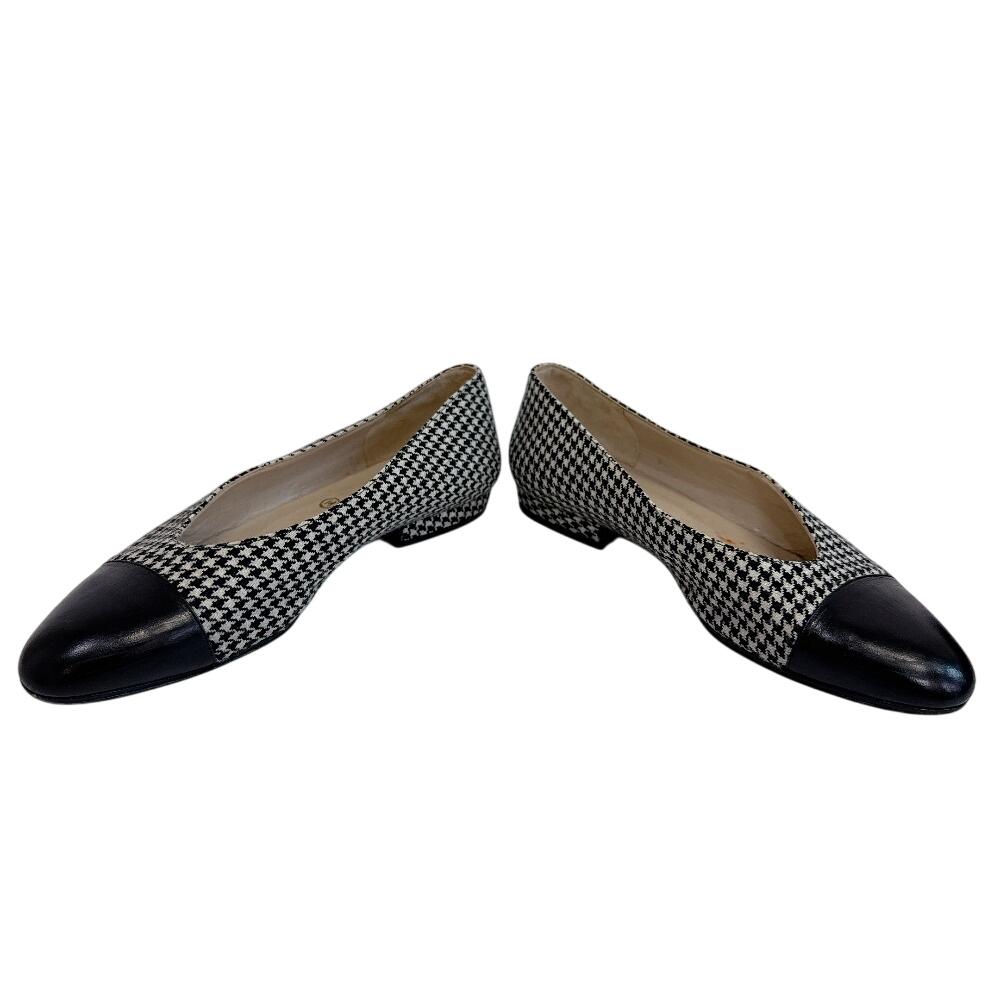CHANEL Houndstooth pattern leather pumps black leather Used