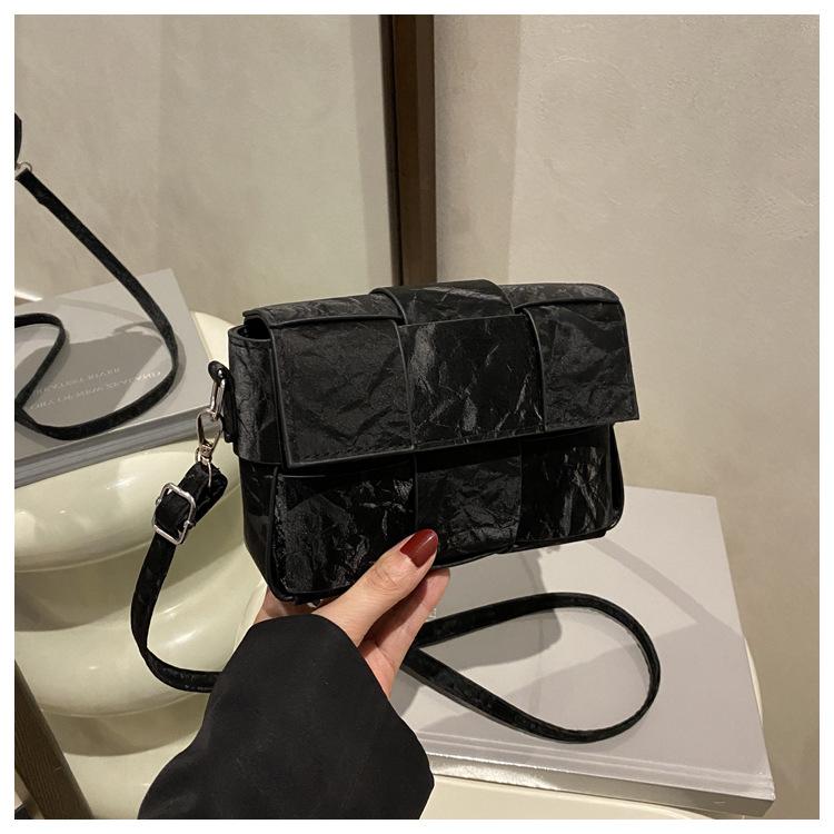 Women's Bag 2025 New Trendy High-end Fashion Versatile Shoulder Messenger Bag Autumn and Winter Woven Portable Small Square Bag