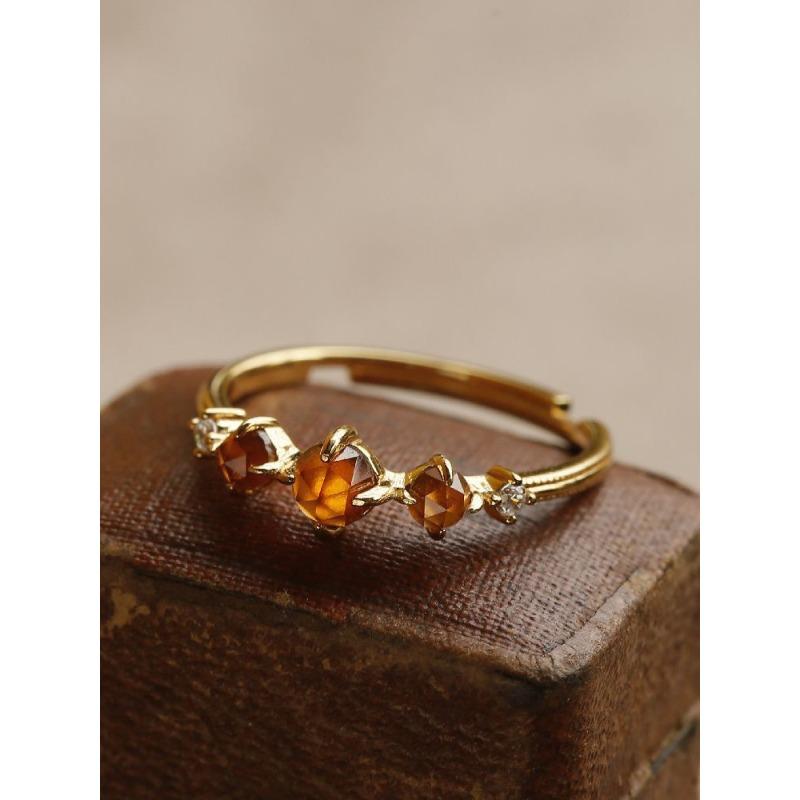 Japanese Orange Garnet Ring for Women I High-end Retro Temperament Gem Movable Ring Jewelry and Accessories