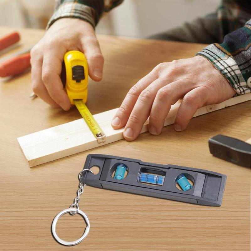 Praktische Miniatur-Magnetwasserwaage mit Schlüsselanhänger 3 Libellen Präzises Messwerkzeug für Zuhause Außenbereich Heimwerker