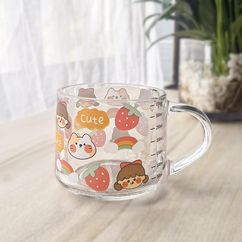 Cupa de lapte drăguță din sticlă cu pai de desene animate, cu capac și linguriță, cadou personalizat.